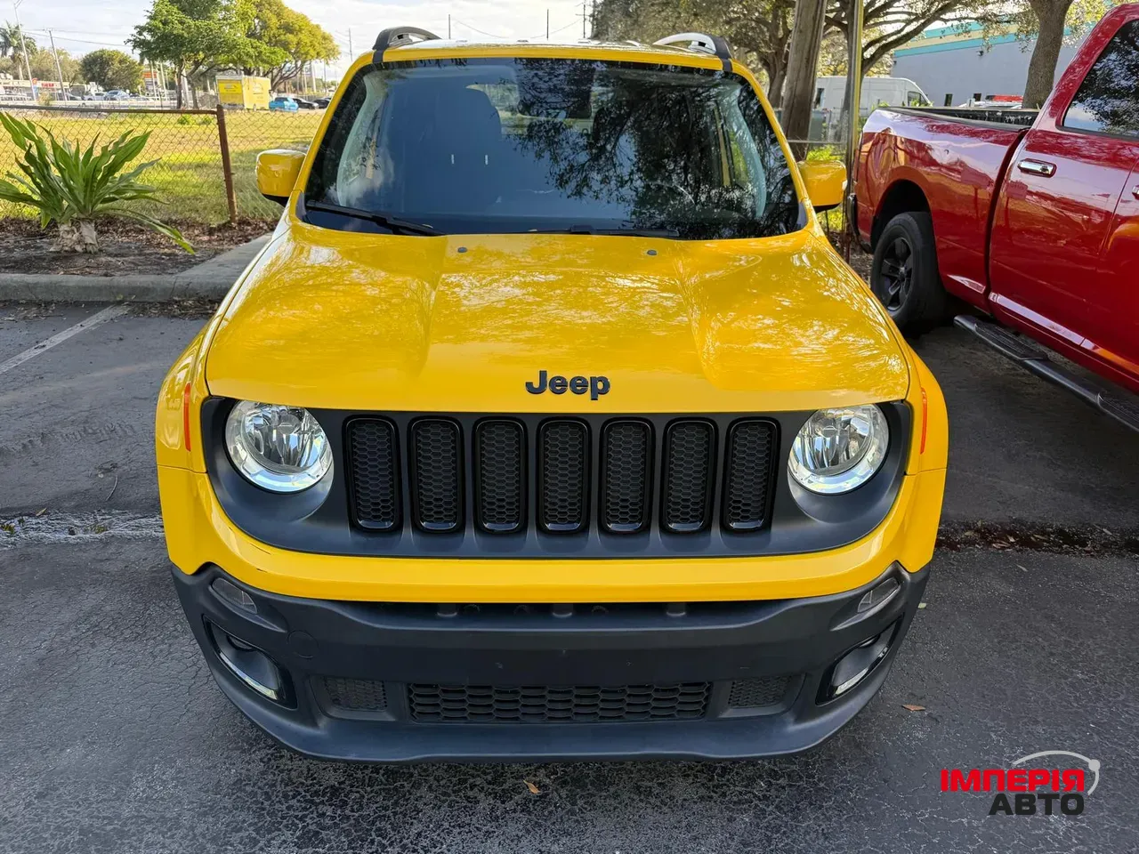 Jeep Renegade - фото 1