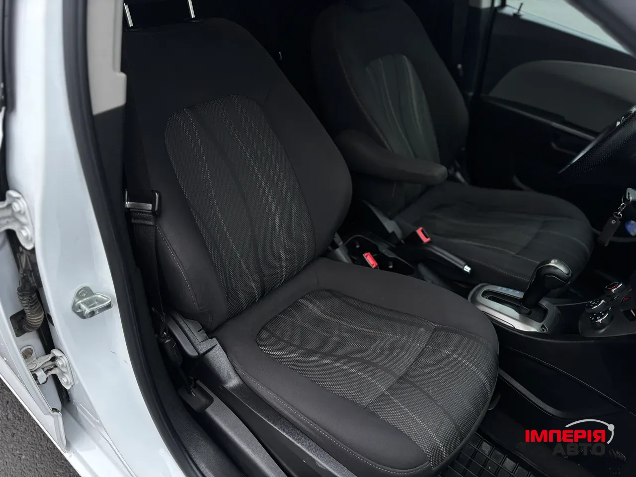 Chevrolet Sonic - фото 12