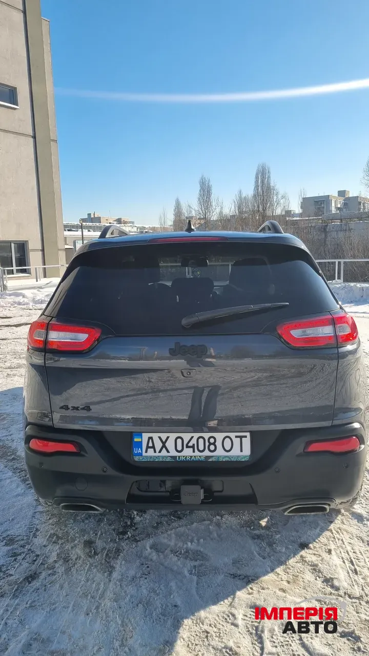 Jeep Cherokee - фото 5