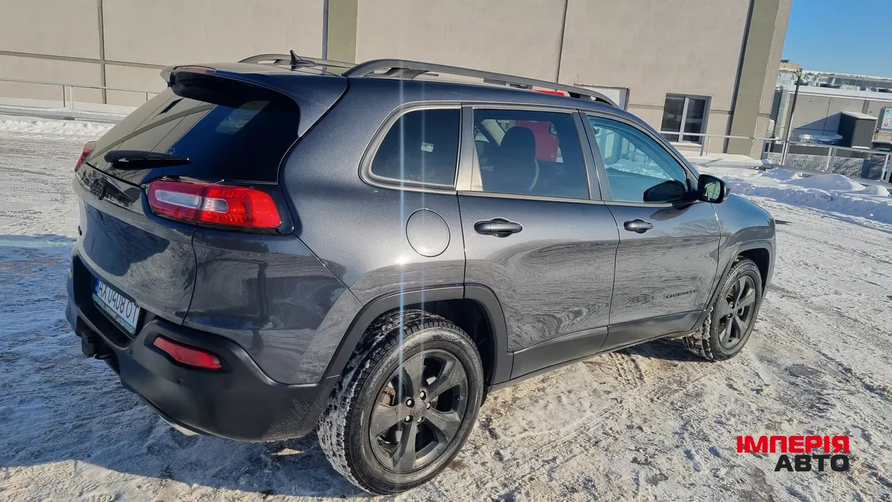 Jeep Cherokee - фото 6