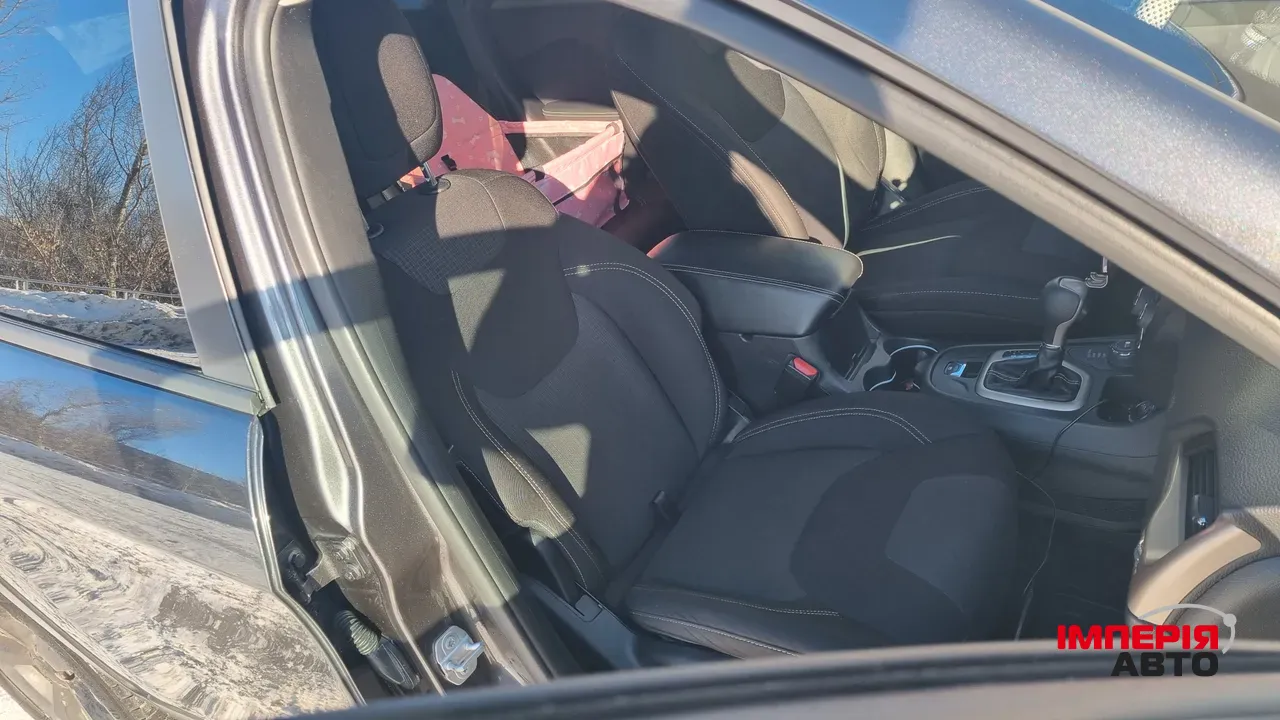 Jeep Cherokee - фото 25