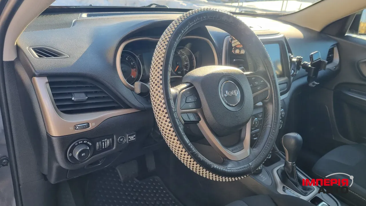 Jeep Cherokee - фото 33