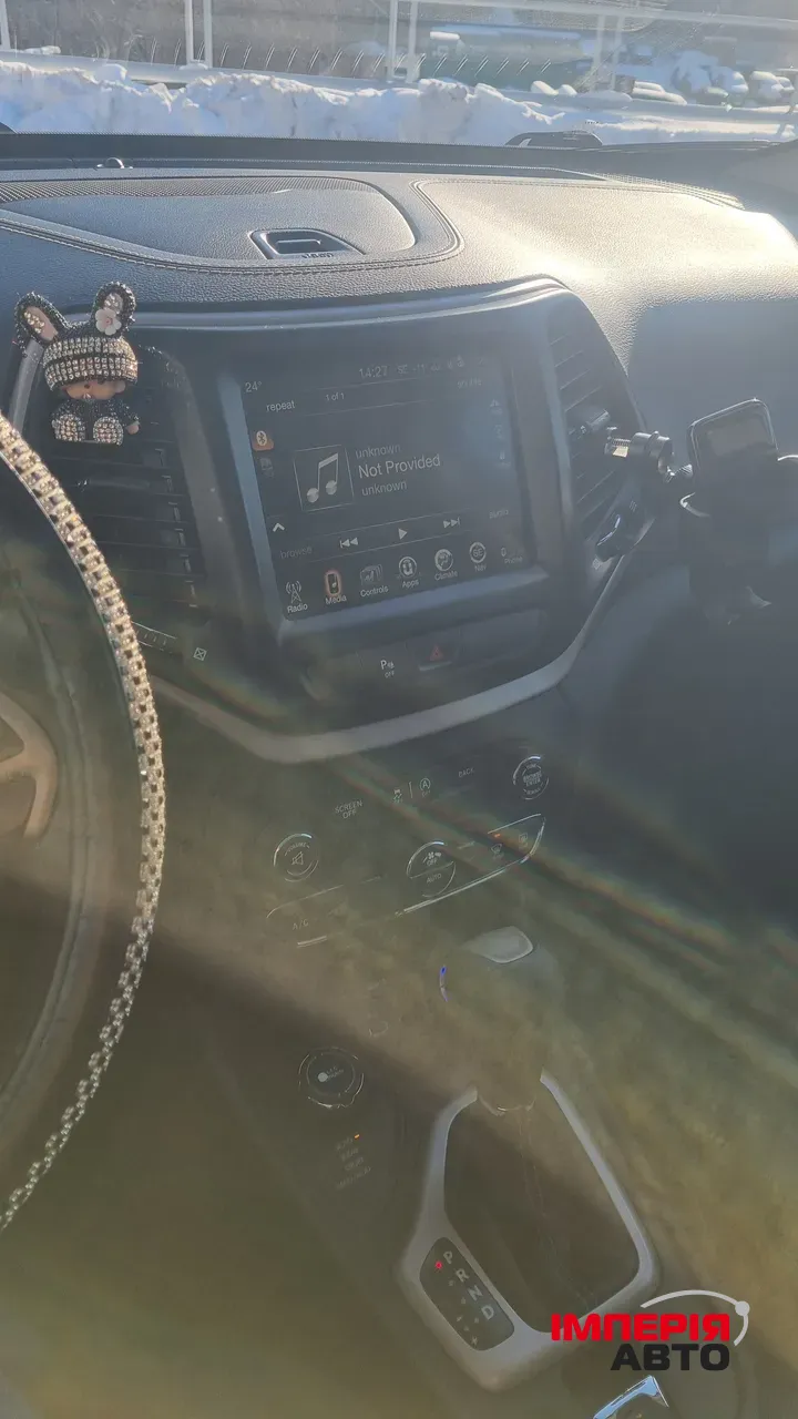 Jeep Cherokee - фото 19