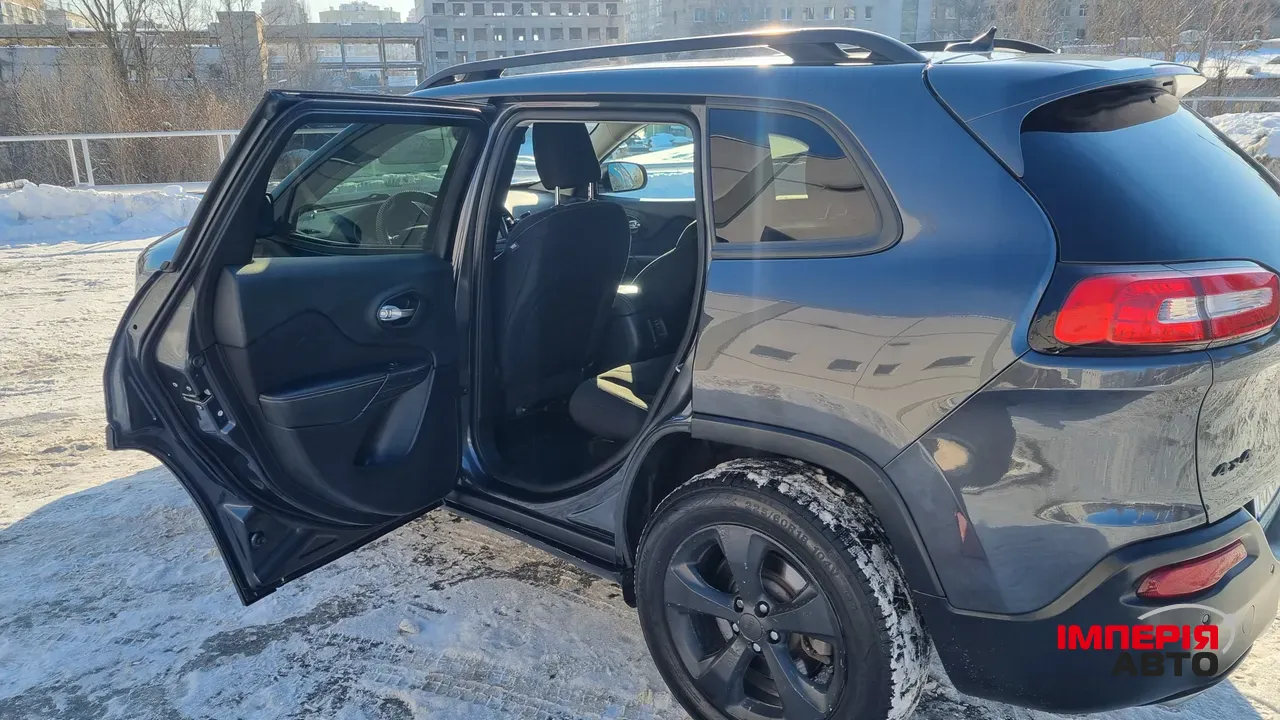 Jeep Cherokee - фото 27
