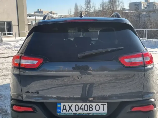 Jeep Cherokee - фото 5