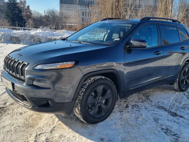 Jeep Cherokee - фото 3