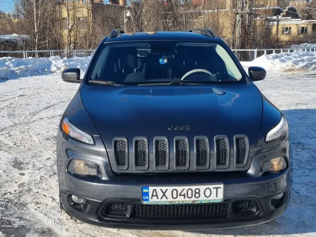 Jeep Cherokee - фото 1