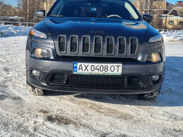 Jeep Cherokee - фото 2