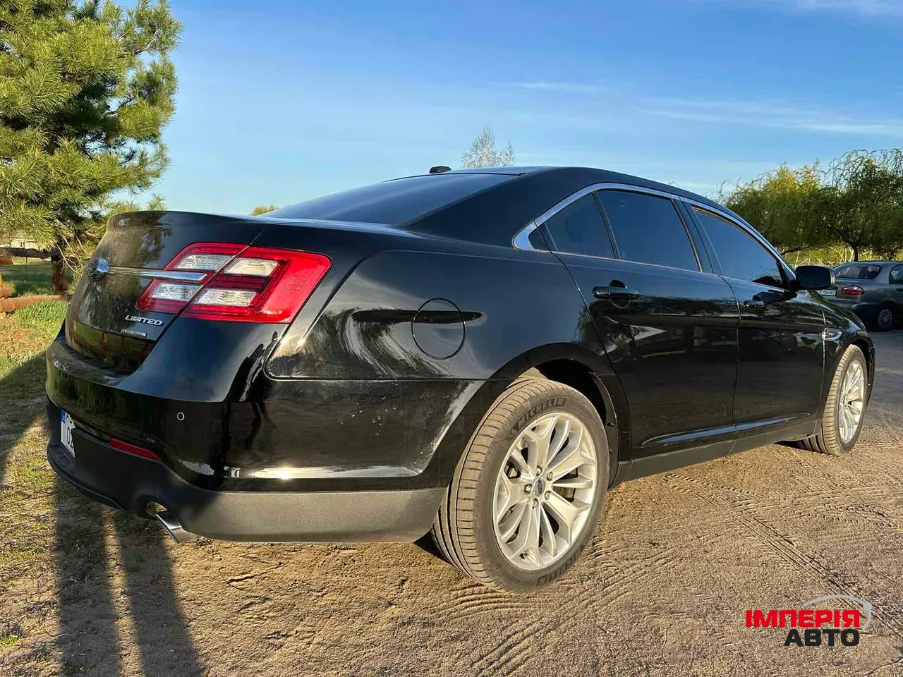 Ford Taurus - фото 2