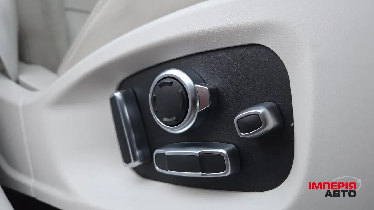 Jaguar I-Pace - фото 10