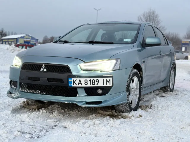 Mitsubishi Lancer - фото 3