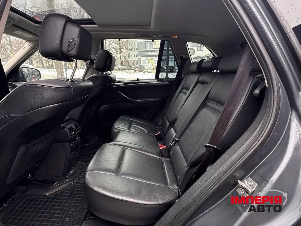 BMW X5 - фото 8