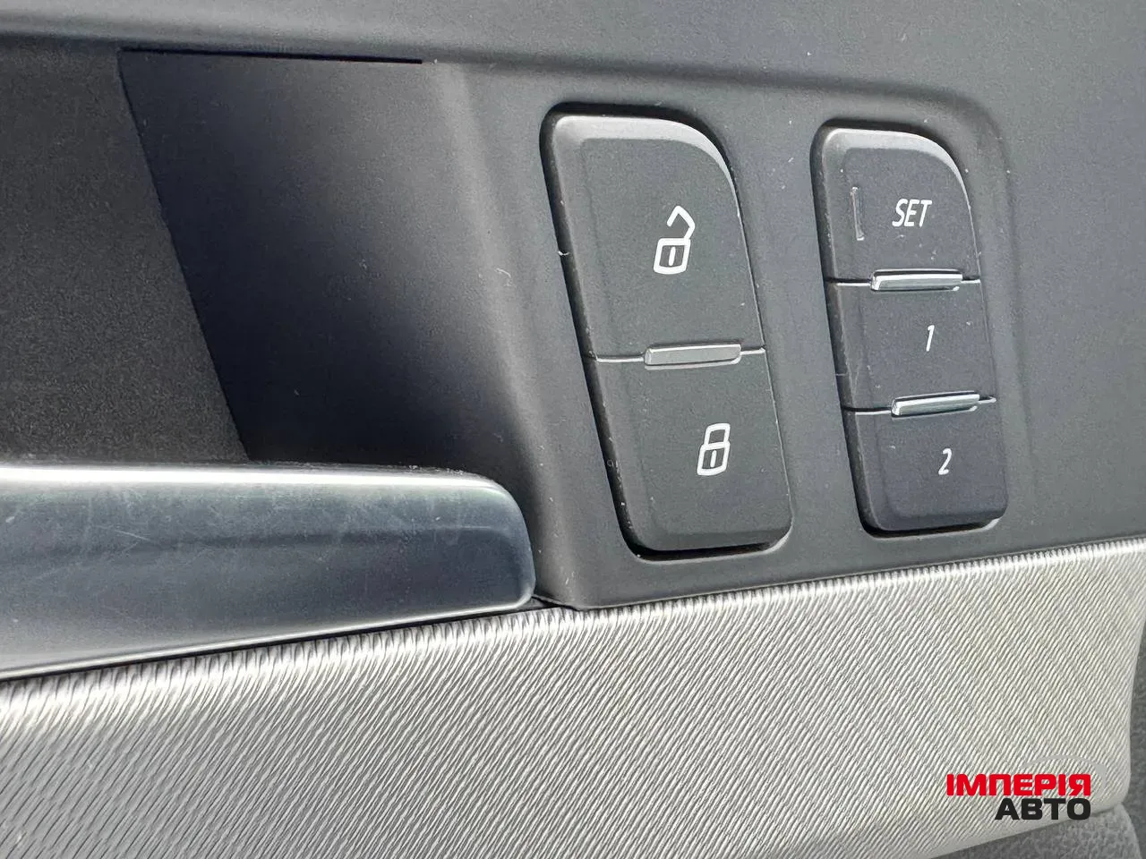 Audi A4 - фото 15