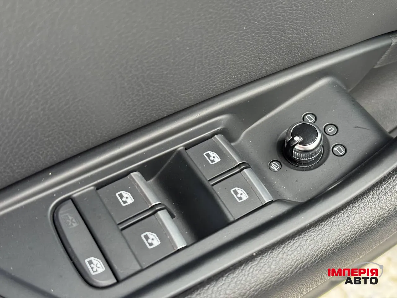 Audi A4 - фото 17