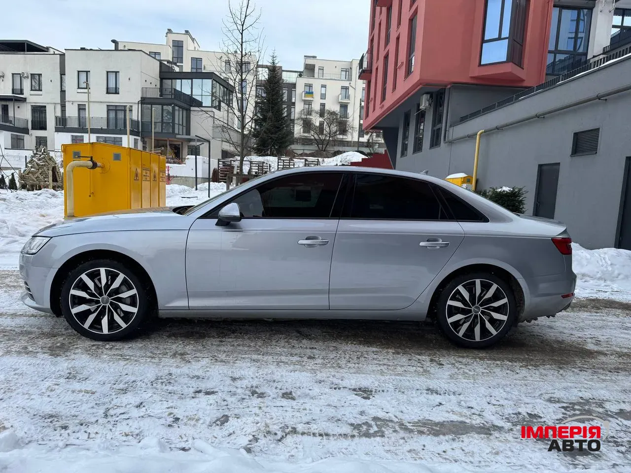 Audi A4 - фото 8