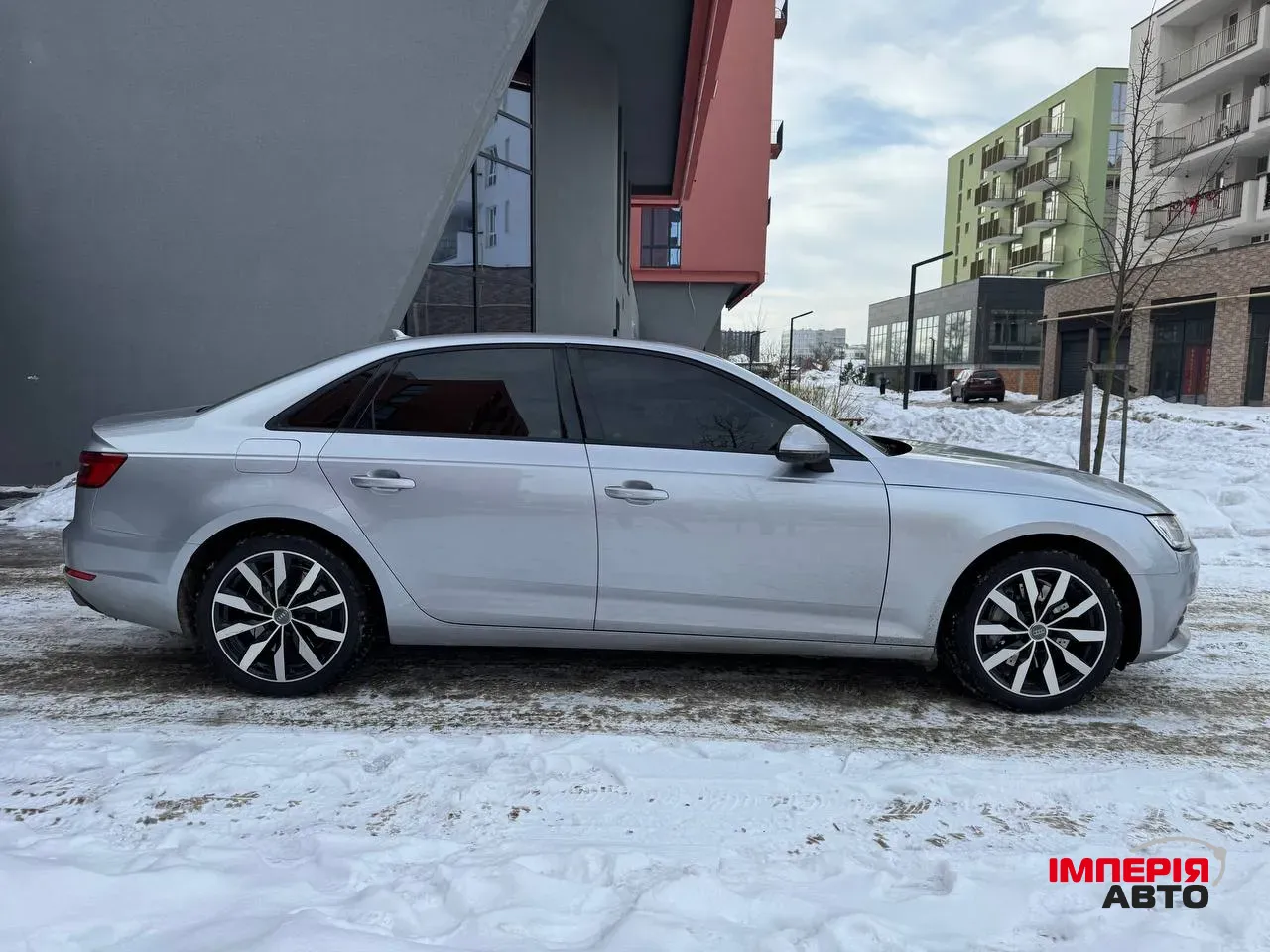 Audi A4 - фото 7