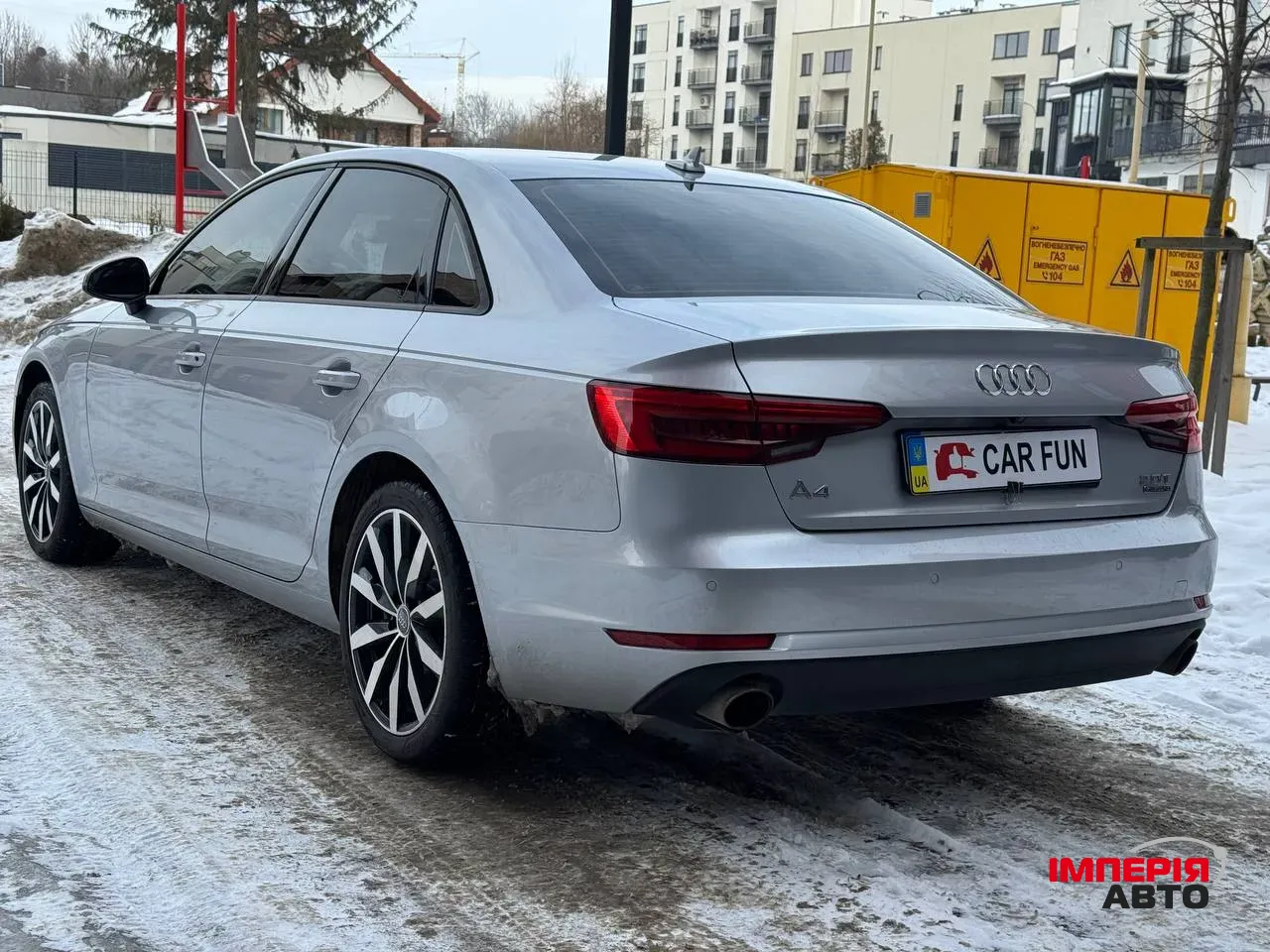 Audi A4 - фото 12