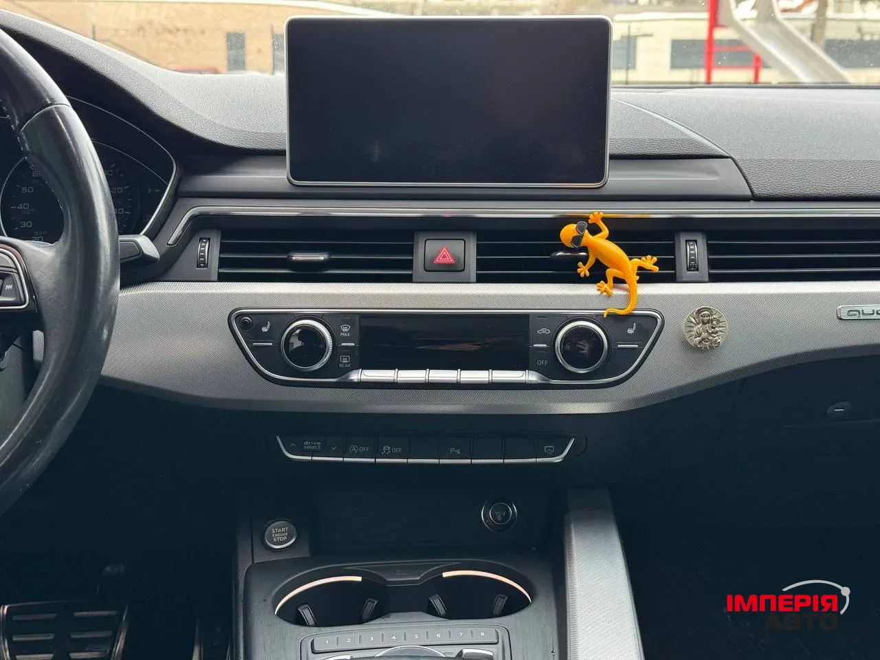 Audi A4 - фото 14