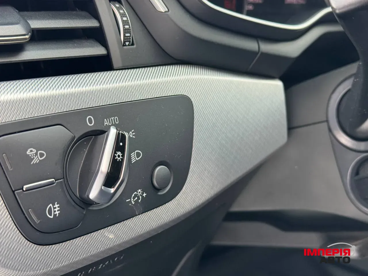 Audi A4 - фото 13