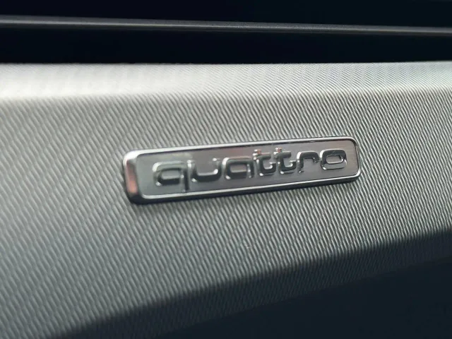 Audi A4 - фото 3