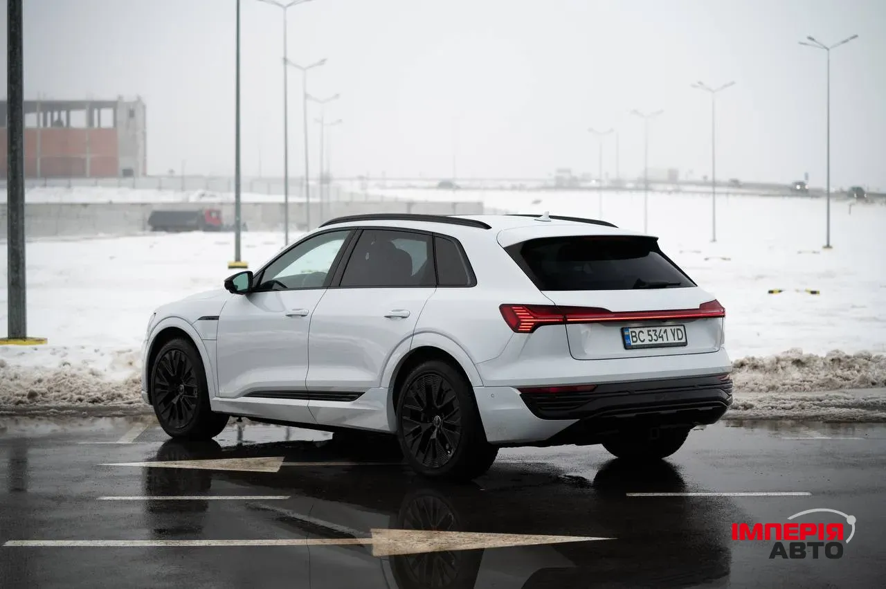 Audi Q8 e-tron - фото 3