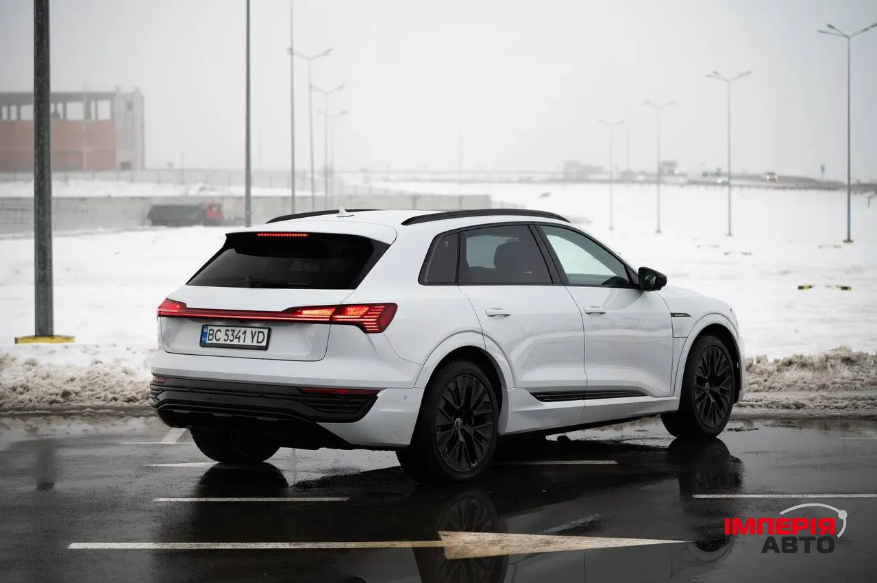 Audi Q8 e-tron - фото 2