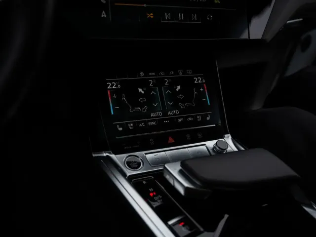 Audi Q8 e-tron - фото 5