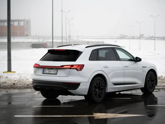 Audi Q8 e-tron - фото 2