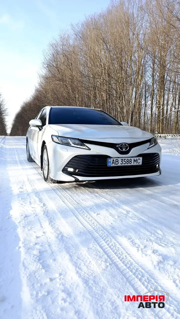Toyota Camry - фото 2