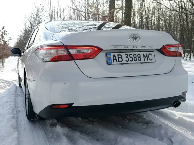 Toyota Camry - фото 4
