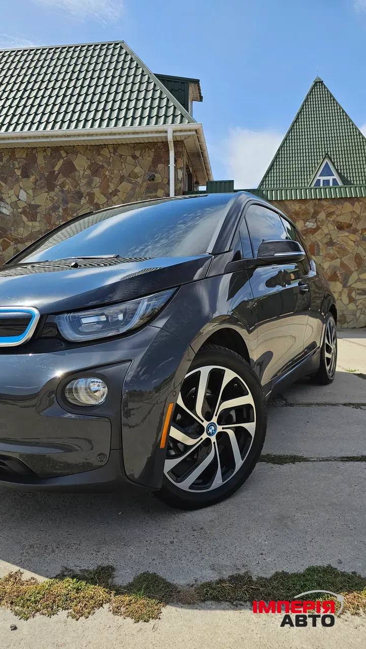 BMW i3 - фото 1