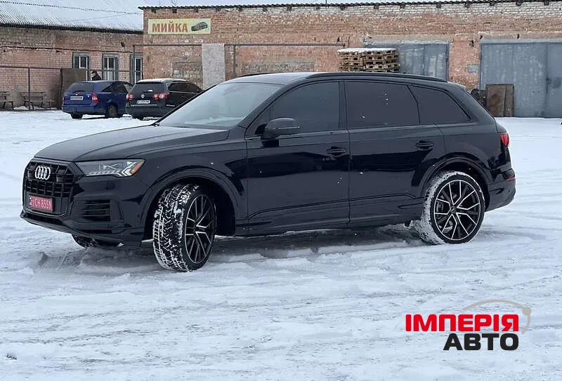 Audi Q7 - фото 10