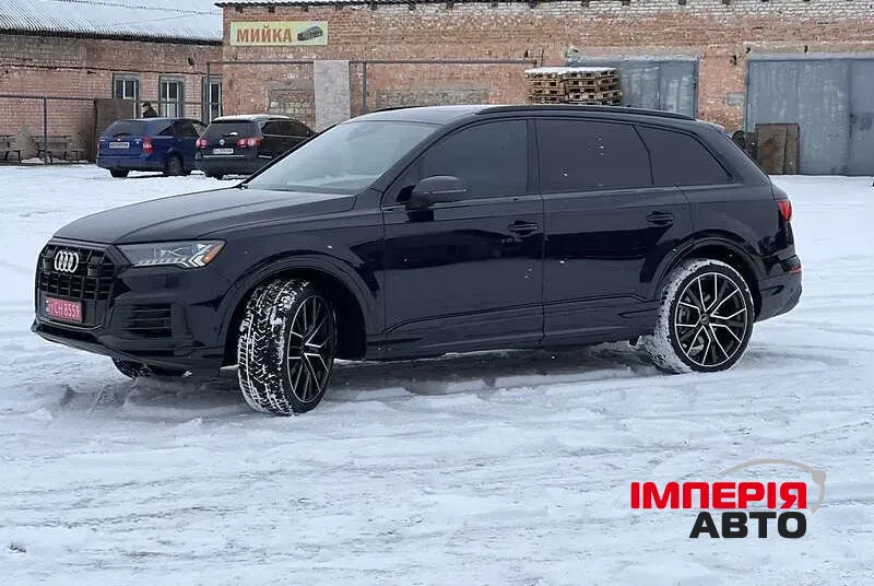Audi Q7 - фото 9