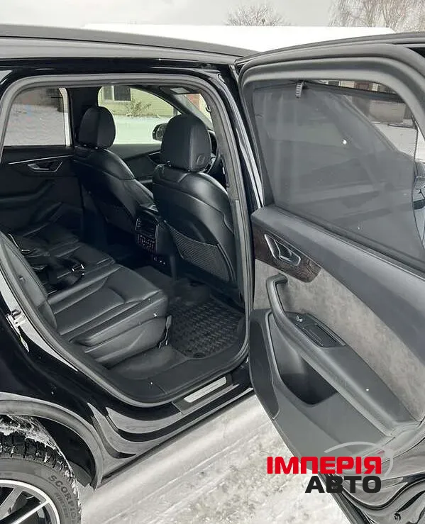 Audi Q7 - фото 21