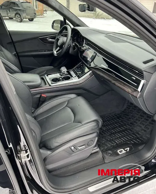Audi Q7 - фото 19