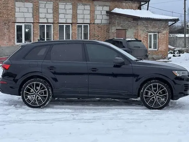Audi Q7 - фото 3