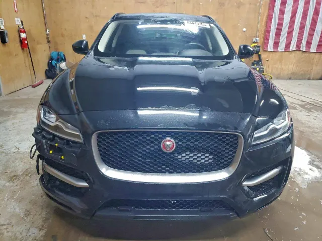 Jaguar F-Pace - фото 5