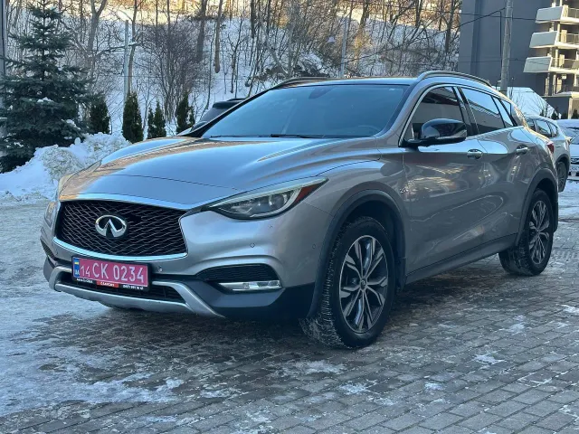 Infiniti QX30 - фото 1