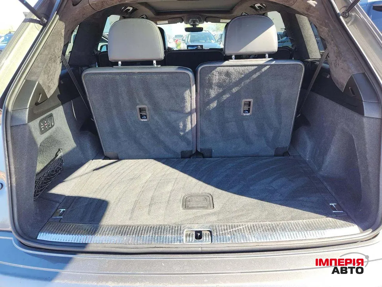 Audi Q7 - фото 10