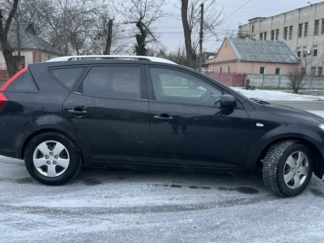 Kia Ceed - фото 2