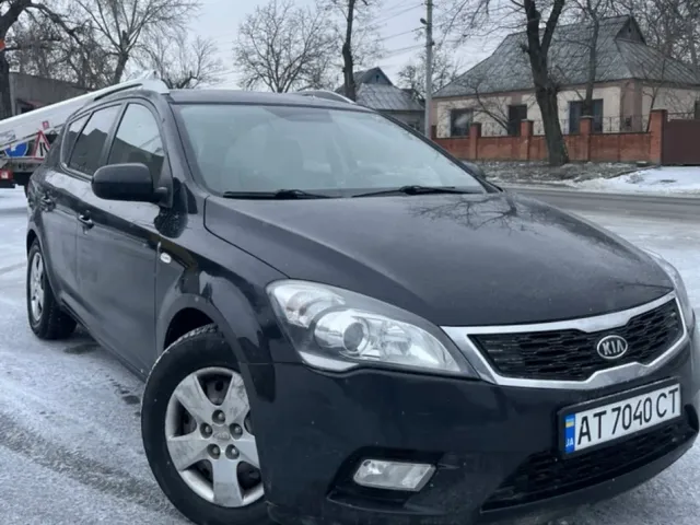 Kia Ceed - фото 1