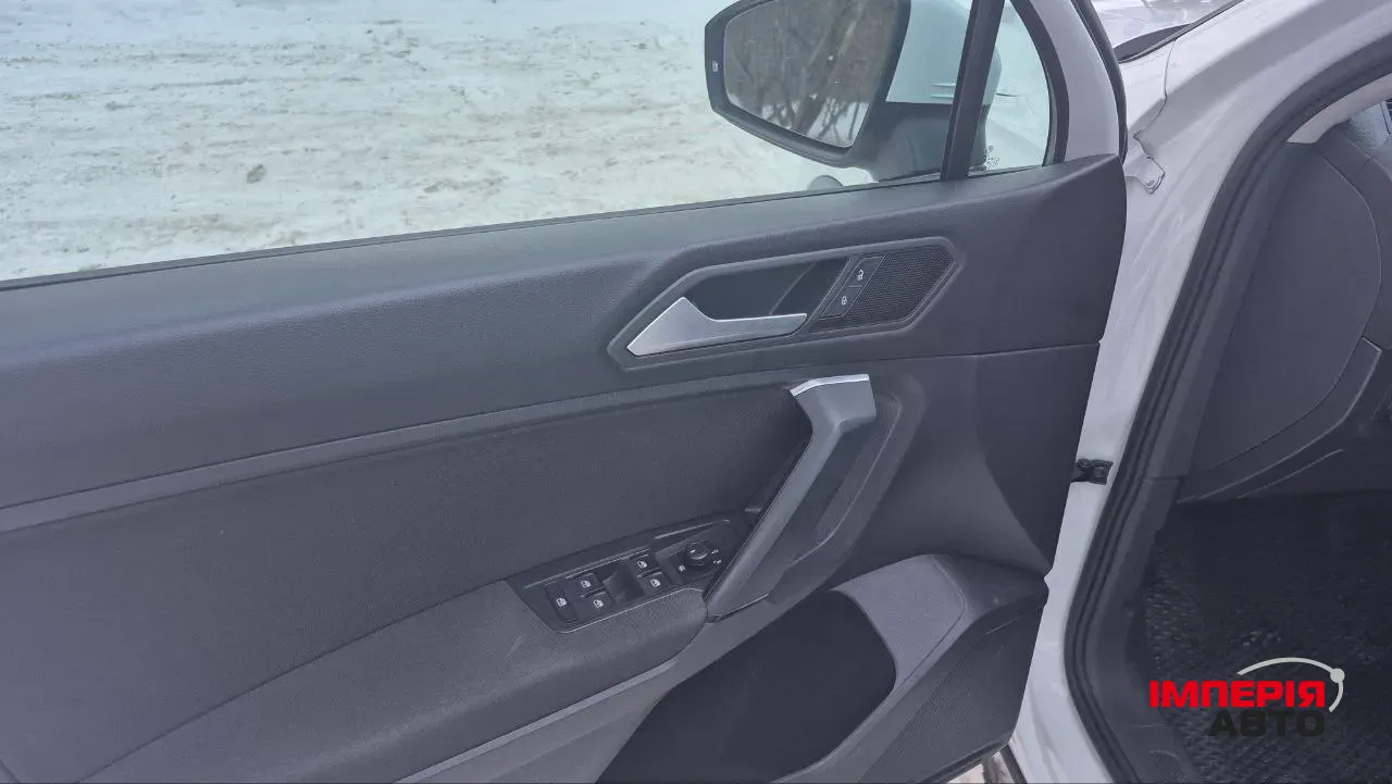 Volkswagen Tiguan - фото 11