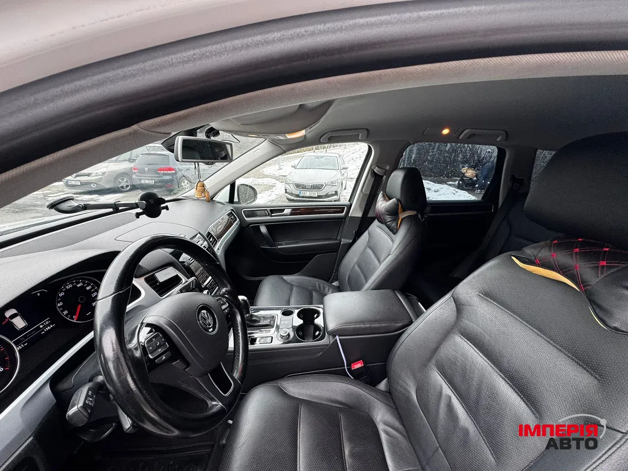 Volkswagen Touareg - фото 9