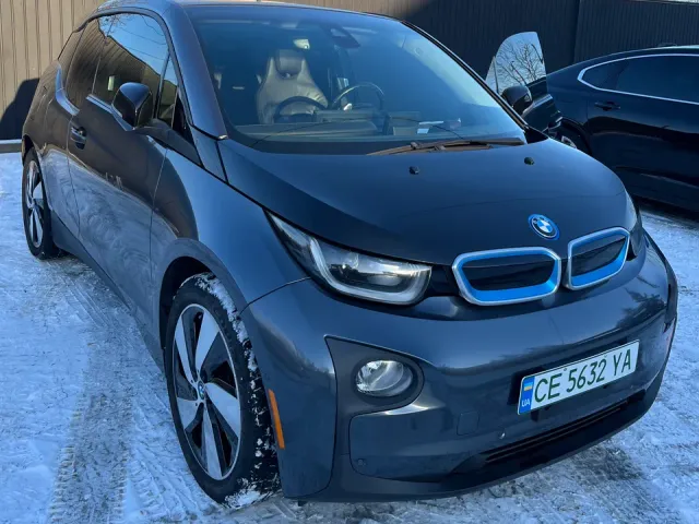 BMW i3 - фото 1