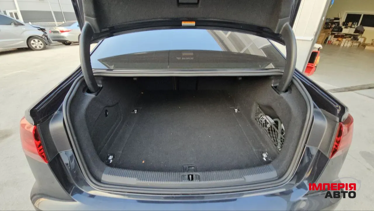 Audi A6 - фото 13