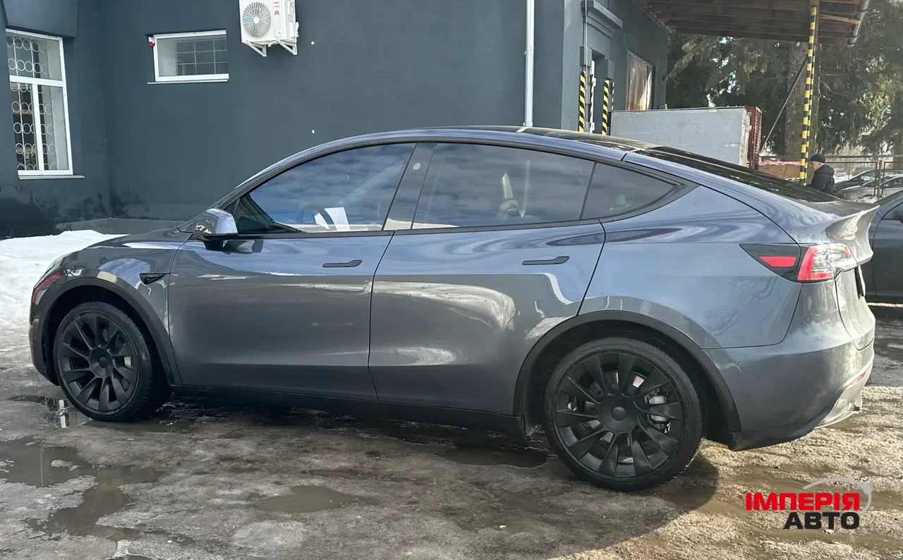 Tesla Model Y - фото 9