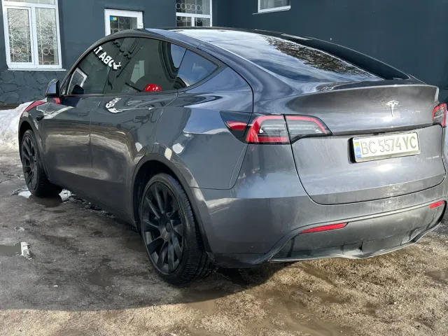 Tesla Model Y - фото 5