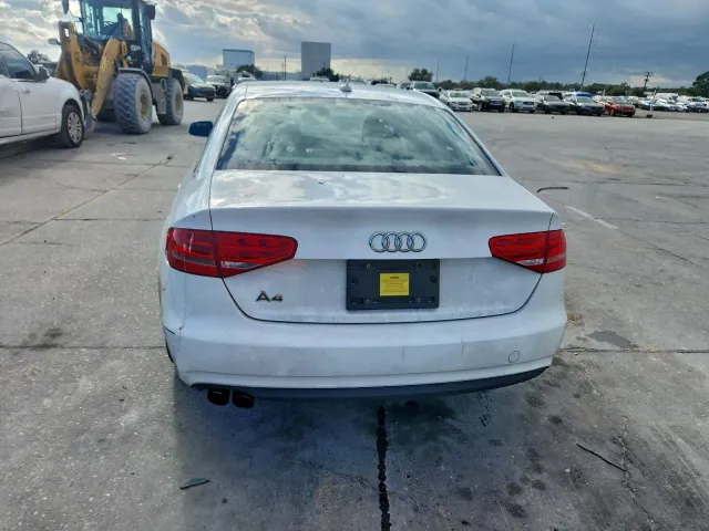 Audi A4 - фото 5