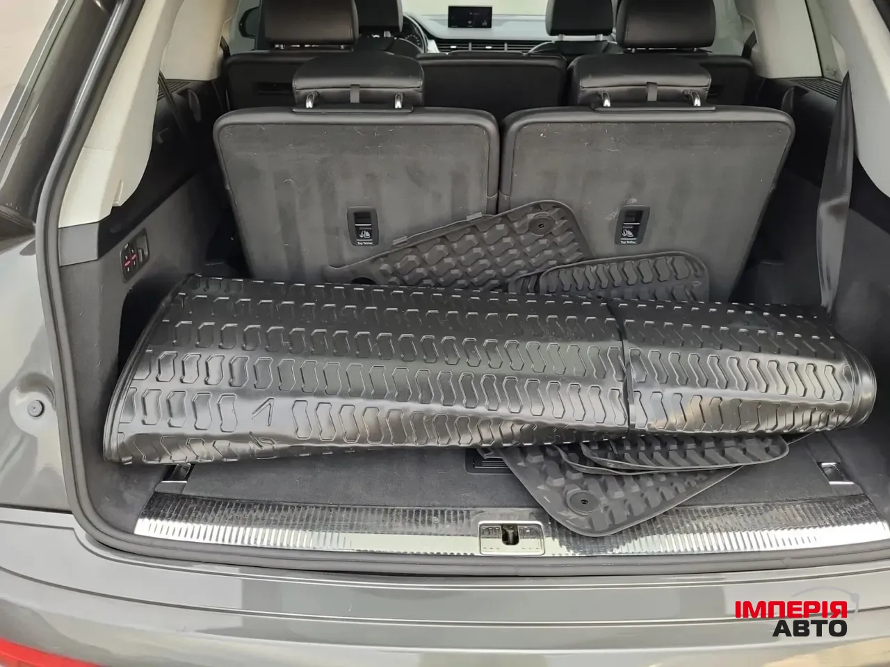 Audi Q7 - фото 12