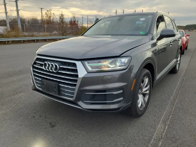 Audi Q7 - фото 1
